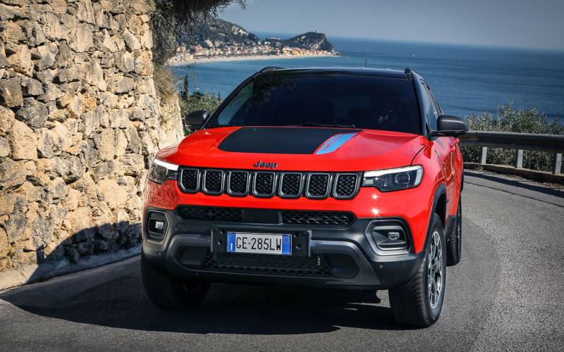 Jeep Compass Trailhawk 4xe 2024 SUV Drive